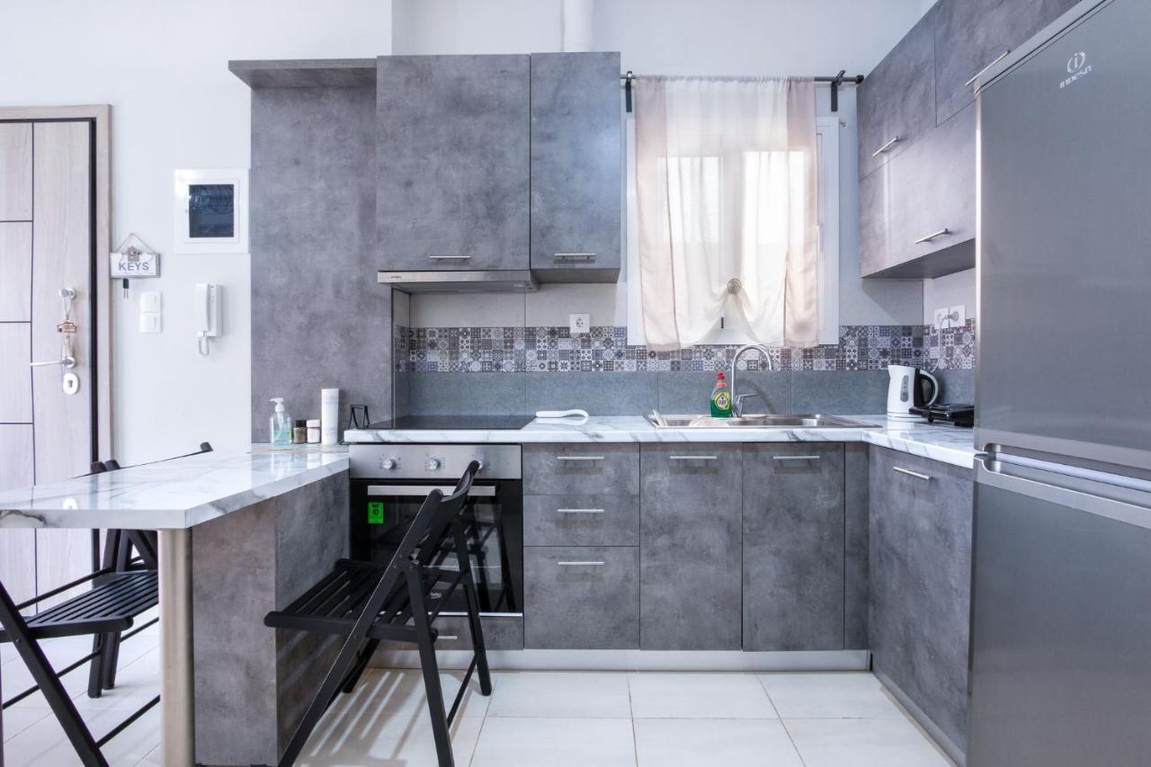 Joyfull Apartment In Piraeus Bagian luar foto