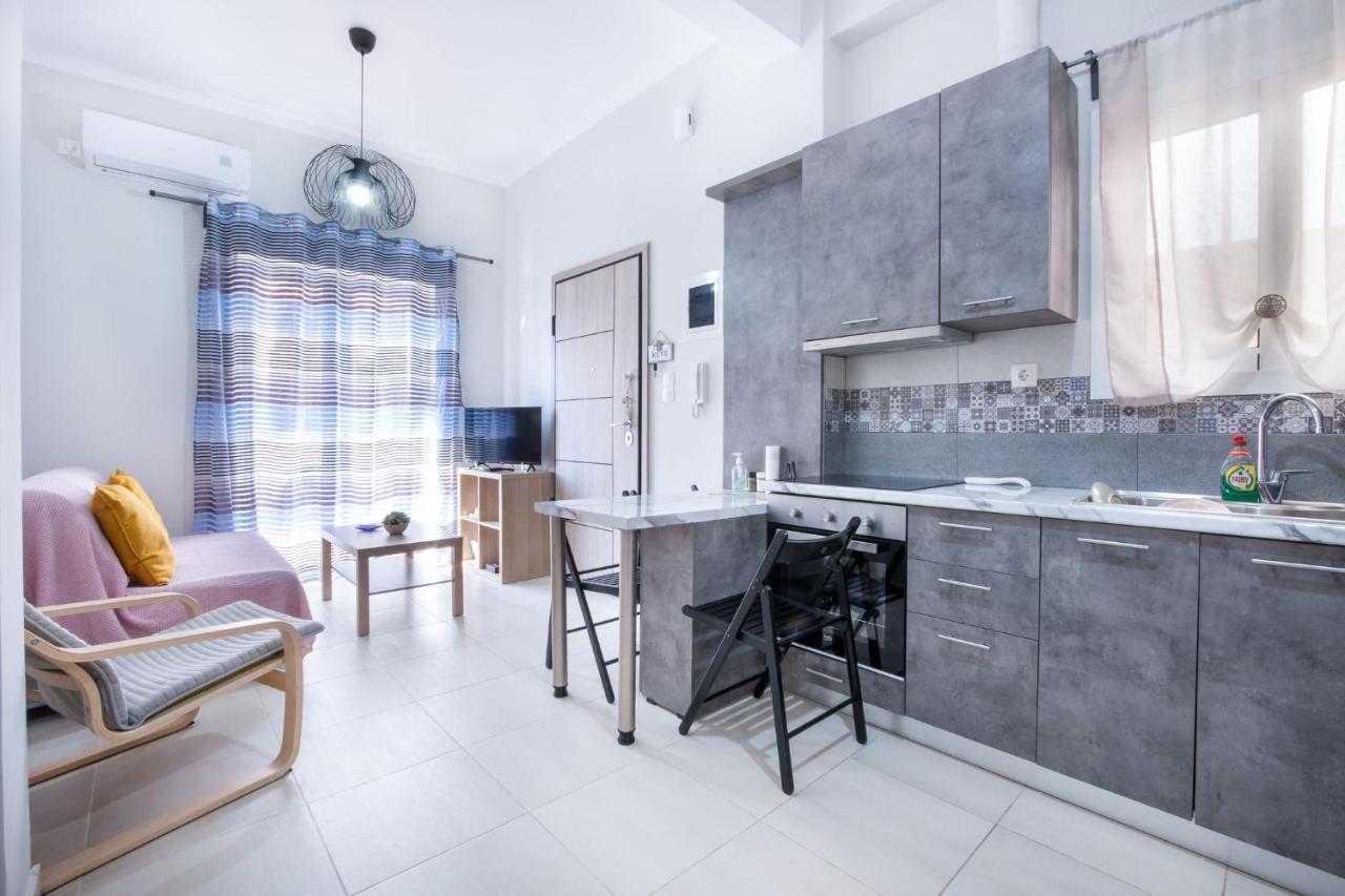 Joyfull Apartment In Piraeus Bagian luar foto